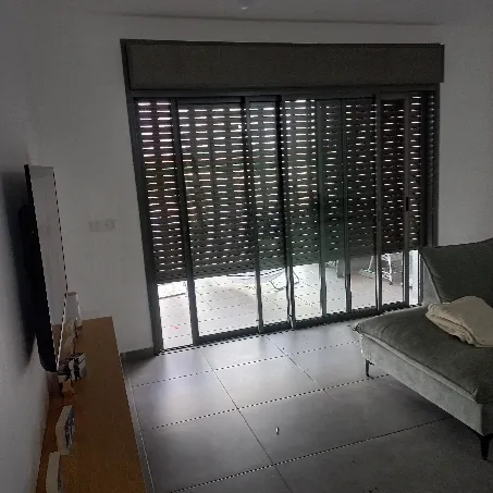 קבלן זכוכית טריפלקס