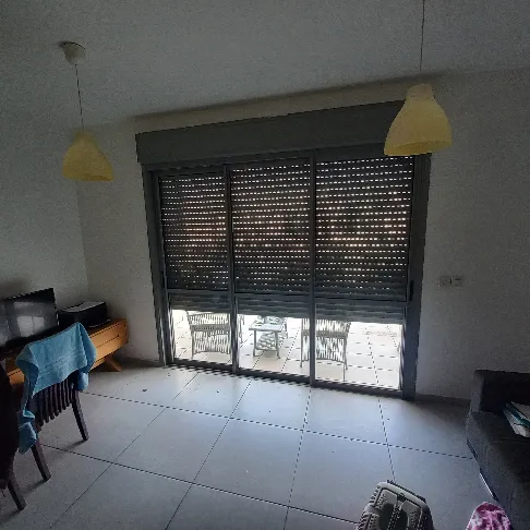 טכנאי חוטים לתריסים