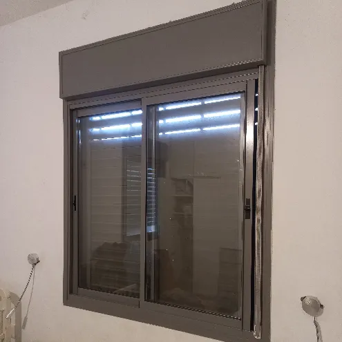 קבלן תריס פלסטיק