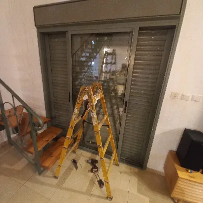 מתקן תריסים